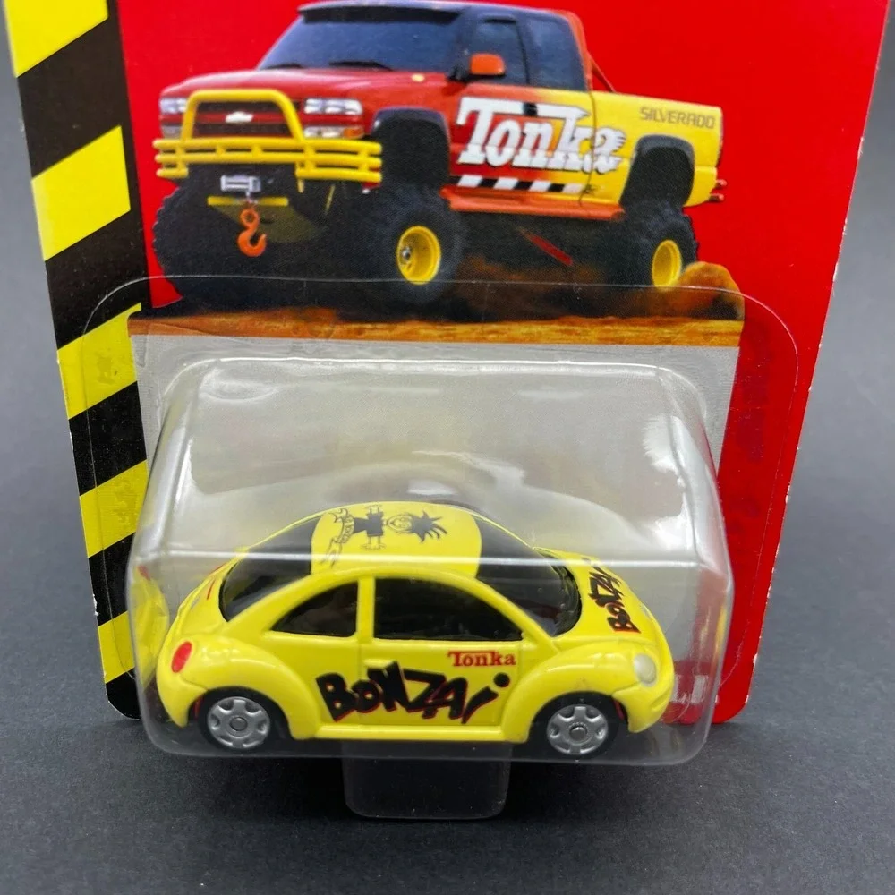 Maisto Tonka Bonzai Volkswagen VW New Beetle Bug Car Yellow Diecast 1/64 #35‎